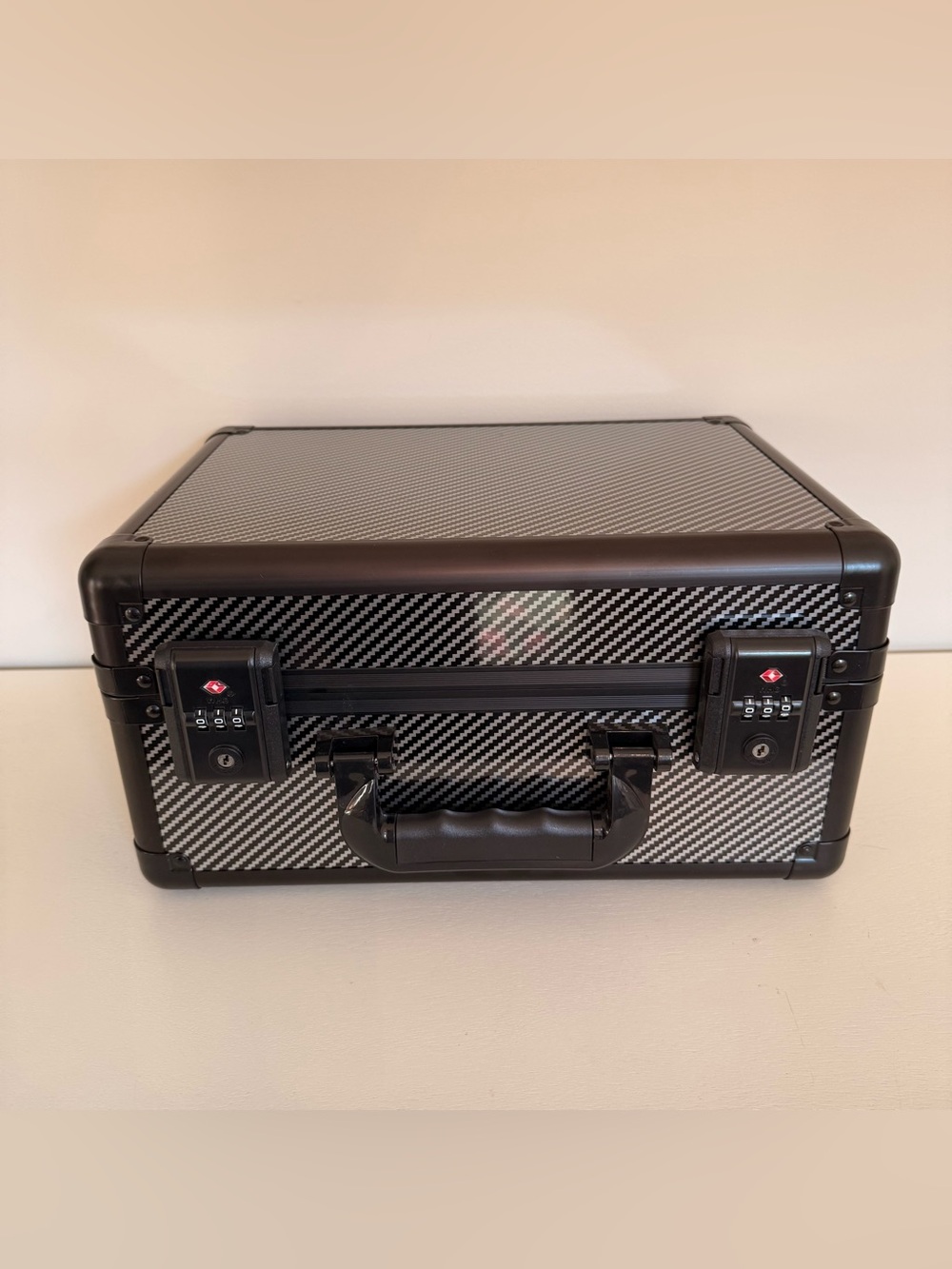 Carbon Fiber Pattern Portable Trading Card Game TCG Case with Locks NWT
